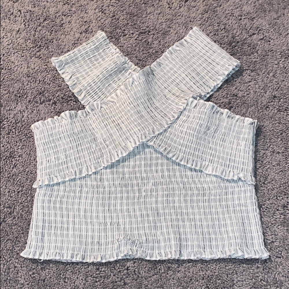 crop top, crossed straps